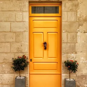 https://valletta-central-suites.hotelssaintjulians.com